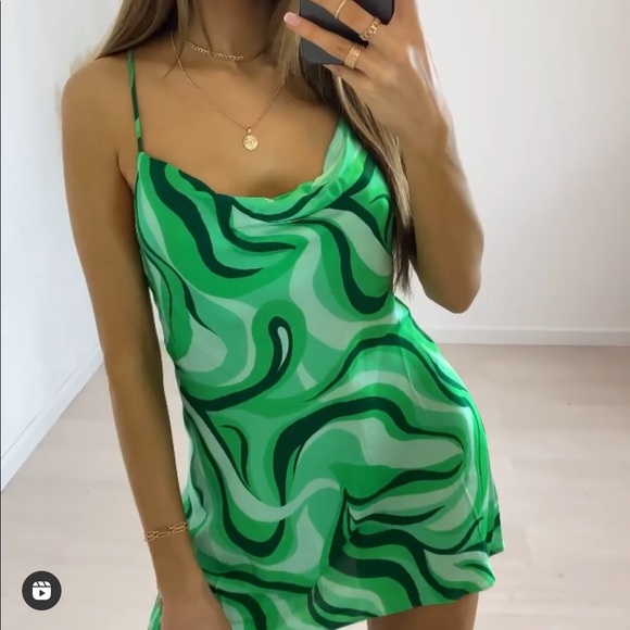 Zara flowy mini dress - Picture 5 of 16